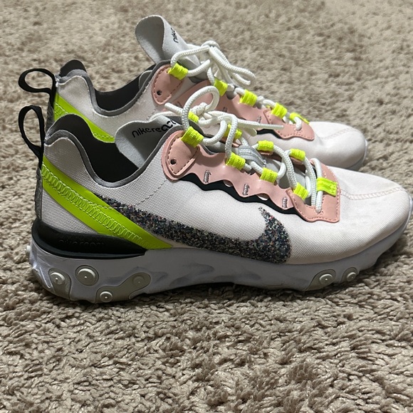 Nike Shoes - Women’s Nike React Sneakers